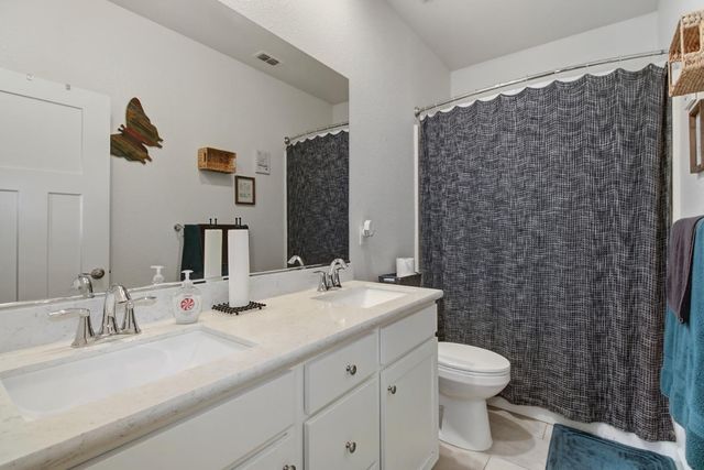 7595 Blue Bell Cir, Sacramento, CA 95829