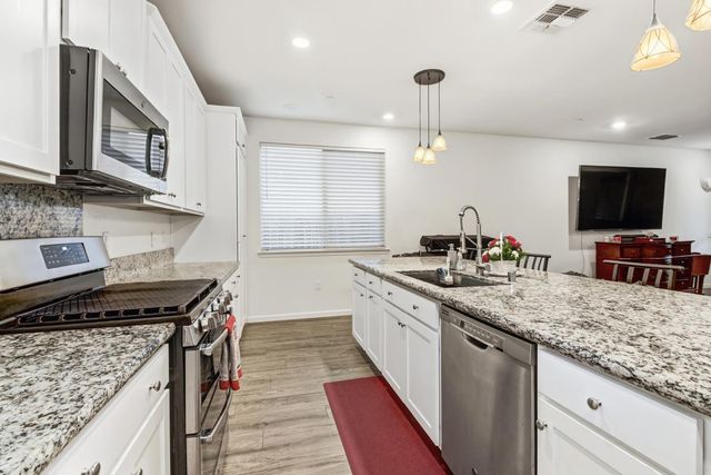 7595 Blue Bell Cir, Sacramento, CA 95829