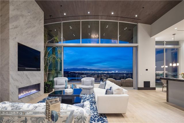 677 Tranquil Rim Court, Henderson, NV 89012