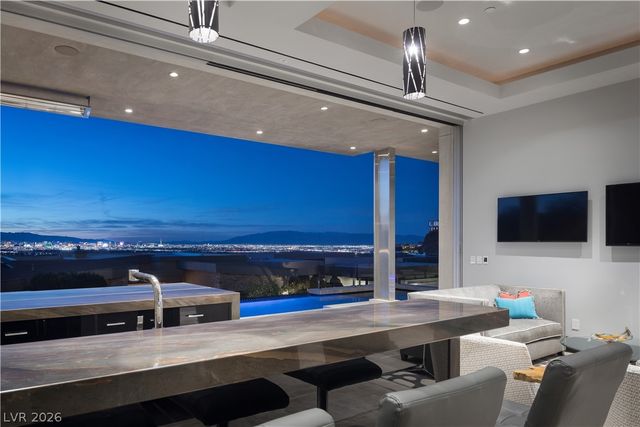 677 Tranquil Rim Court, Henderson, NV 89012