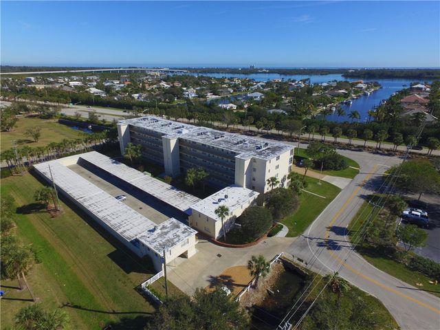 2333 Indian River Boulevard 401, Vero Beach, FL 32960