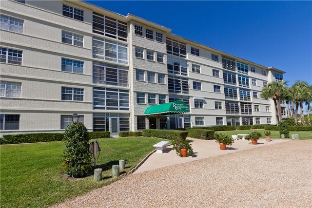 2333 Indian River Boulevard 401, Vero Beach, FL 32960