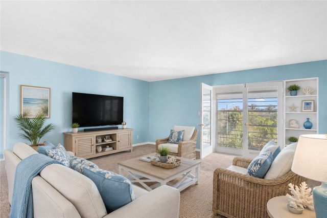 2333 Indian River Boulevard 401, Vero Beach, FL 32960