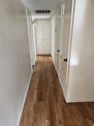 4935 E Kerckhoff Avenue, Fresno, CA 93727