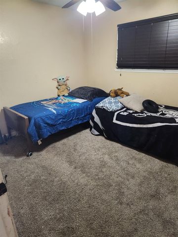 4935 E Kerckhoff Avenue, Fresno, CA 93727