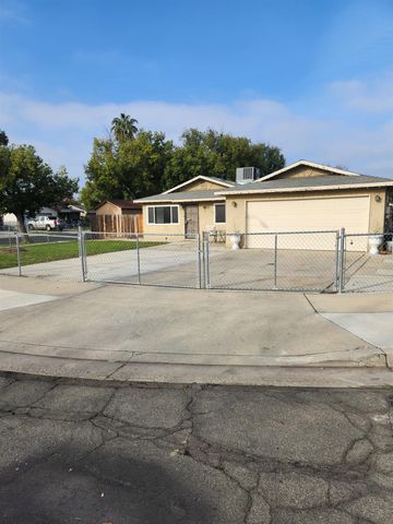 4935 E Kerckhoff Avenue, Fresno, CA 93727