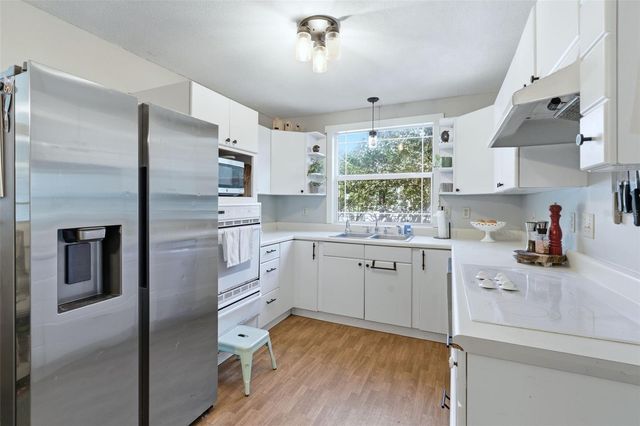 138 N KENTUCKY AVENUE, Deland, FL 32724