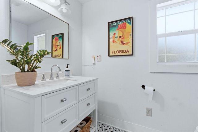 138 N KENTUCKY AVENUE, Deland, FL 32724