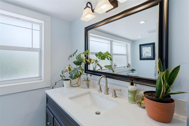 138 N KENTUCKY AVENUE, Deland, FL 32724