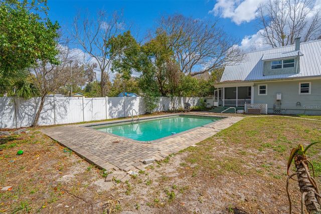 138 N KENTUCKY AVENUE, Deland, FL 32724