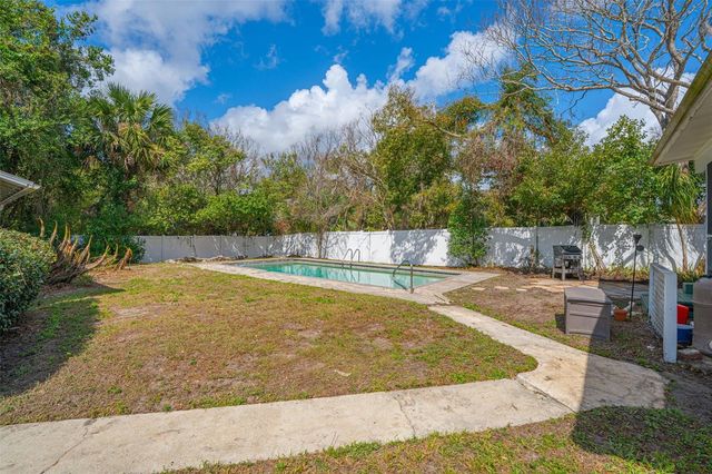 138 N KENTUCKY AVENUE, Deland, FL 32724