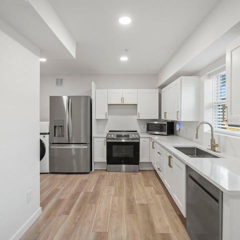3103 16TH STREET N 3103, St Petersburg, FL 33704