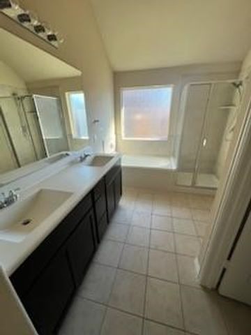 5908 Valley Haven Way, Fort Worth, TX 76244