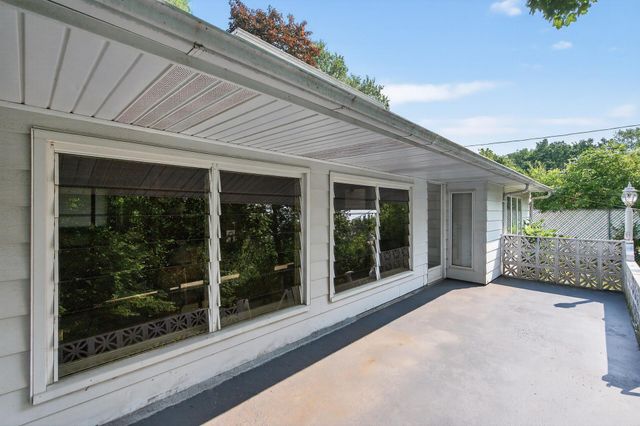 16735 County Road 6, Plymouth, MN 55447