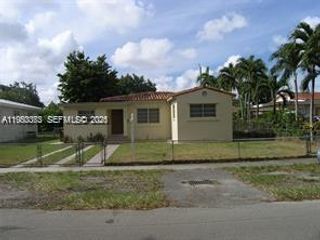 6261 NW 40th St, Virginia Gardens, FL 33166