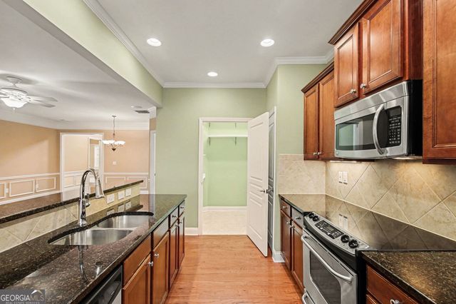 5911 Chimney Rock Drive, Hoschton, GA 30548