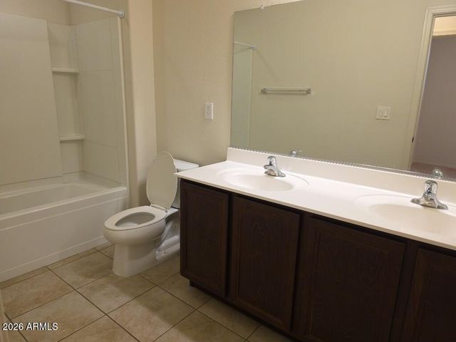16416 W COTTONTAIL Lane, Surprise, AZ 85387