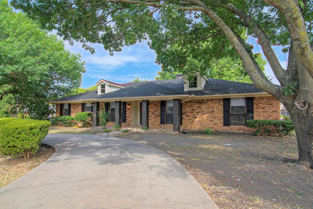 284 W San Antonio Street, Van Alstyne, TX 75495