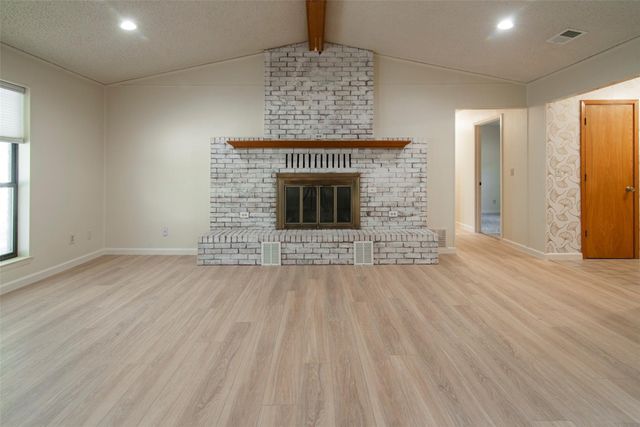 284 W San Antonio Street, Van Alstyne, TX 75495
