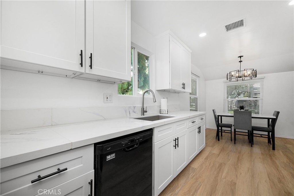 Image 11 of property listing at 11702 Rockwall, Lakewood, CA 90715