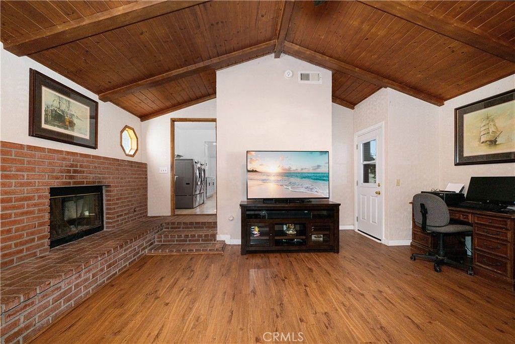 Image 16 of property listing at 11702 Rockwall, Lakewood, CA 90715