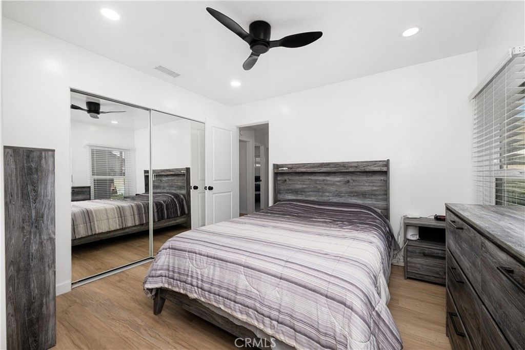 Image 19 of property listing at 11702 Rockwall, Lakewood, CA 90715