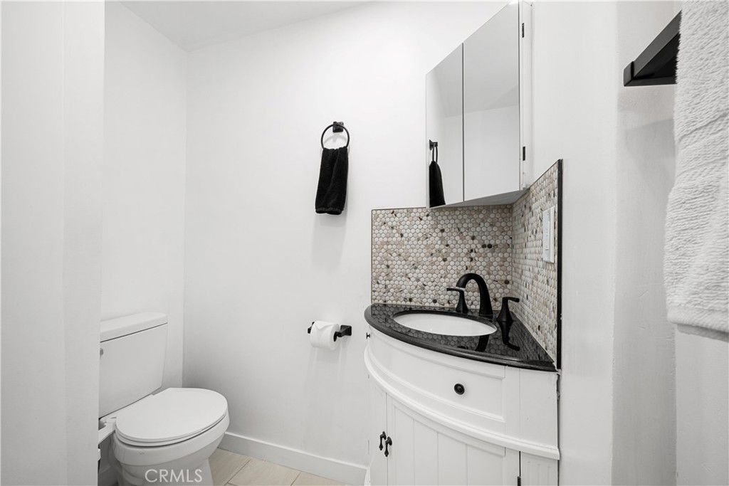 Image 20 of property listing at 11702 Rockwall, Lakewood, CA 90715