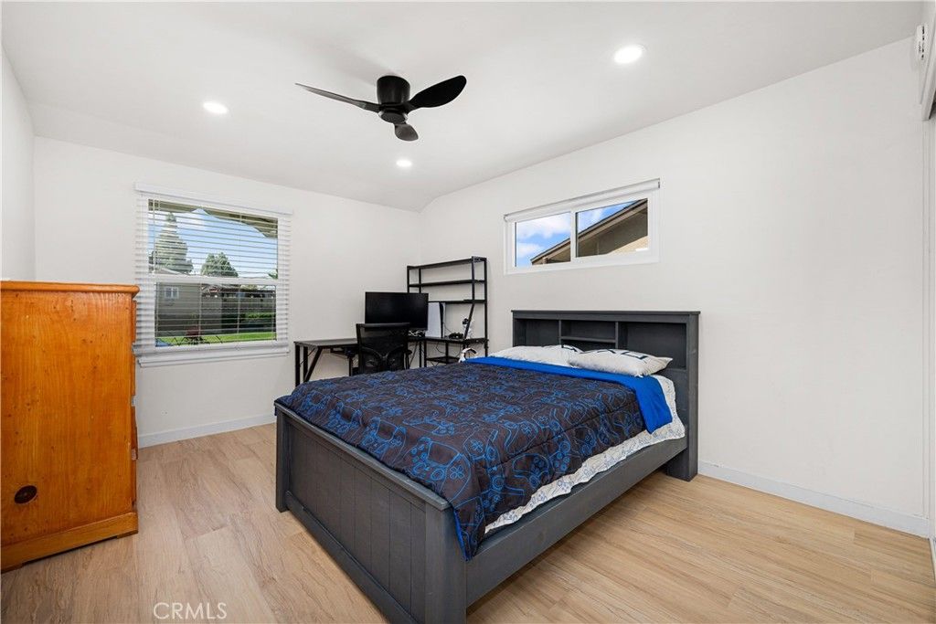 Image 23 of property listing at 11702 Rockwall, Lakewood, CA 90715