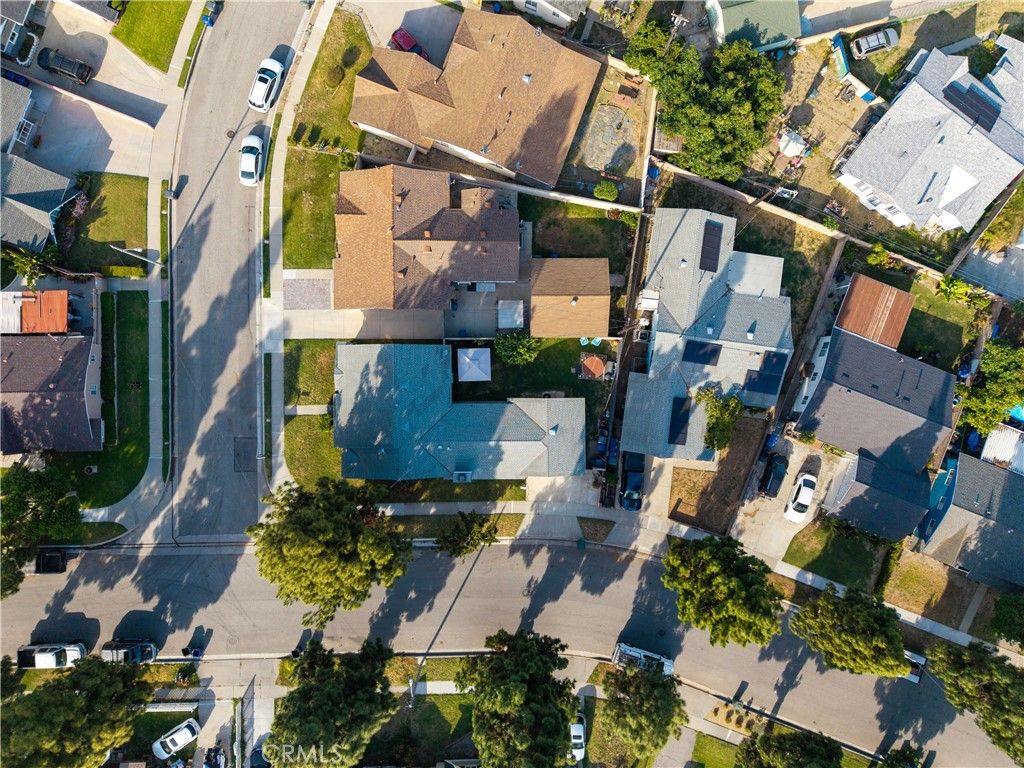 Image 33 of property listing at 11702 Rockwall, Lakewood, CA 90715