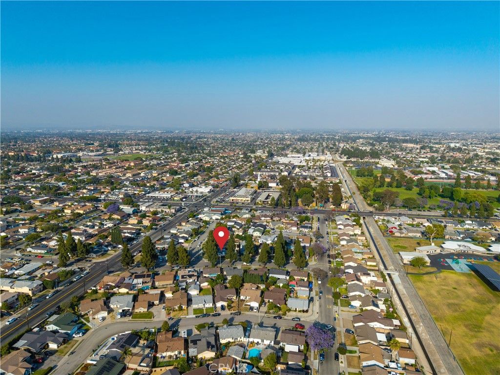 Image 35 of property listing at 11702 Rockwall, Lakewood, CA 90715