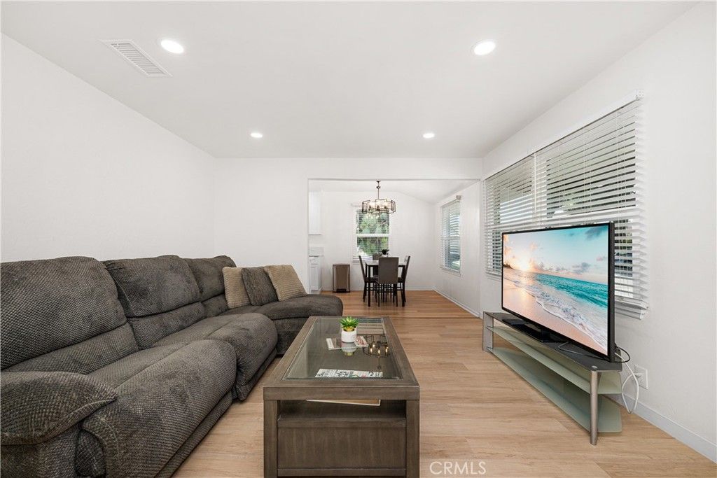 Image 4 of property listing at 11702 Rockwall, Lakewood, CA 90715
