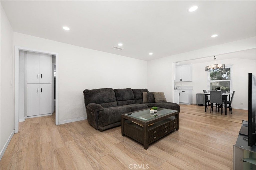 Image 5 of property listing at 11702 Rockwall, Lakewood, CA 90715