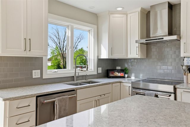 7355 Old Lantern Drive, Caledonia, MI 49316