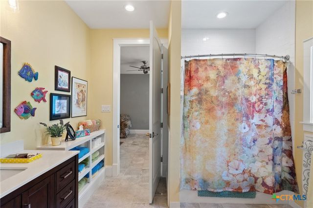 129 Riedel Lane, Canyon Lake, TX 78133