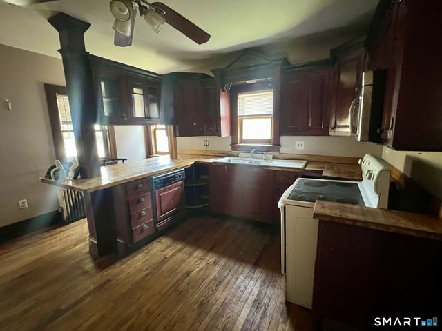 240 Crystal Avenue, New London, CT 06320