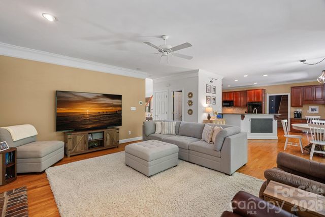 2401 Flagstick Drive, Matthews, NC 28104