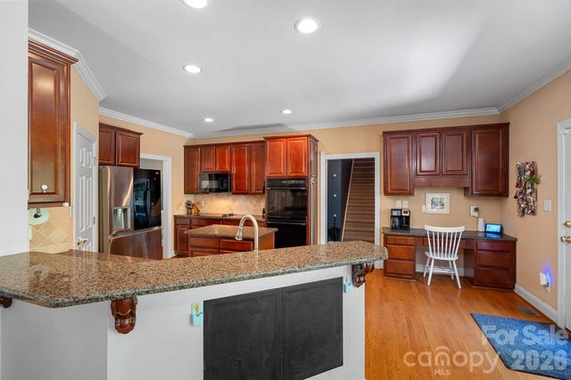 2401 Flagstick Drive, Matthews, NC 28104