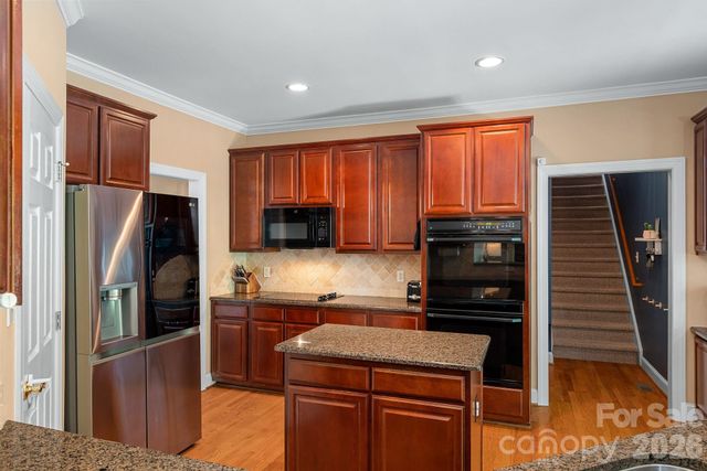 2401 Flagstick Drive, Matthews, NC 28104