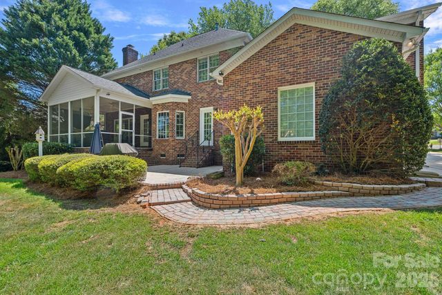 2401 Flagstick Drive, Matthews, NC 28104