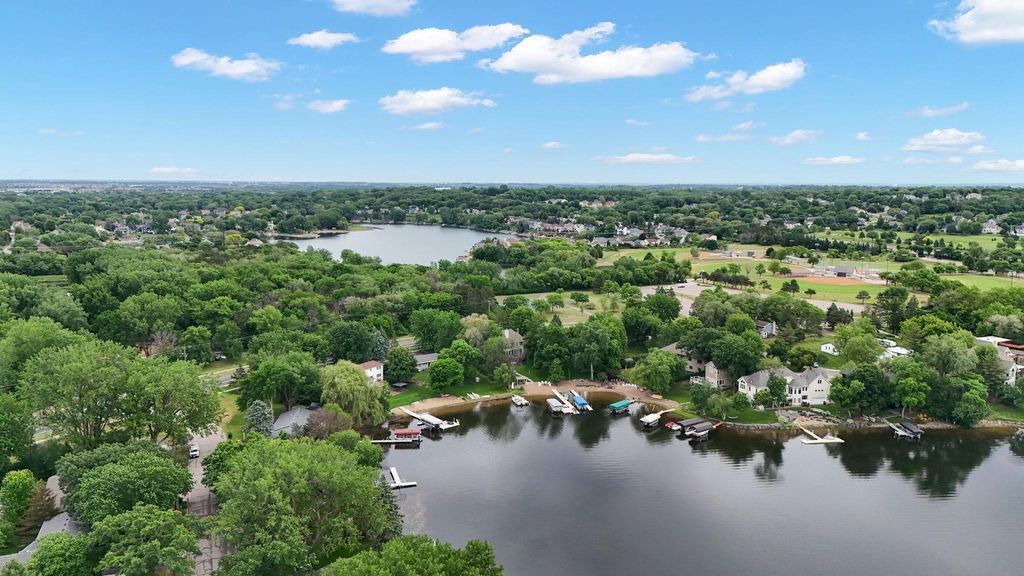 1303 Crystal Lake Road E, Burnsville, MN 55306 — photo 2