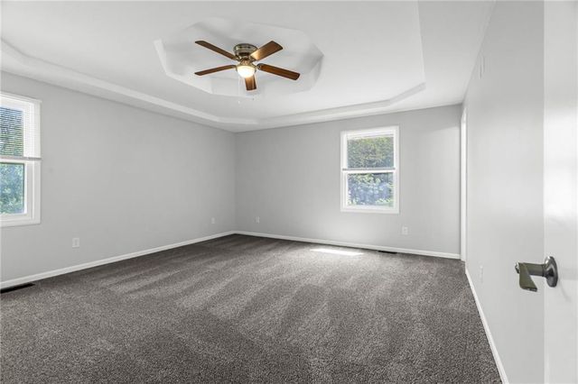 15901 Oakland Avenue, Belton, MO 64012