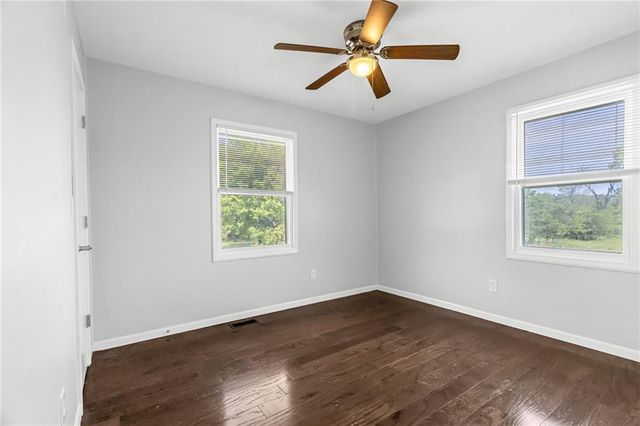15901 Oakland Avenue, Belton, MO 64012