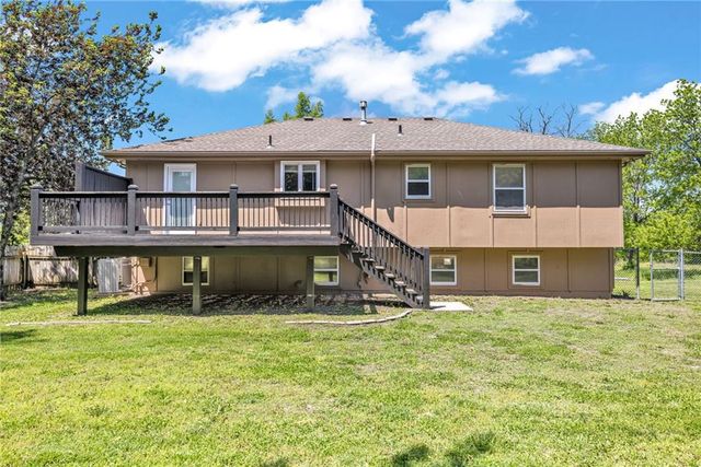 15901 Oakland Avenue, Belton, MO 64012