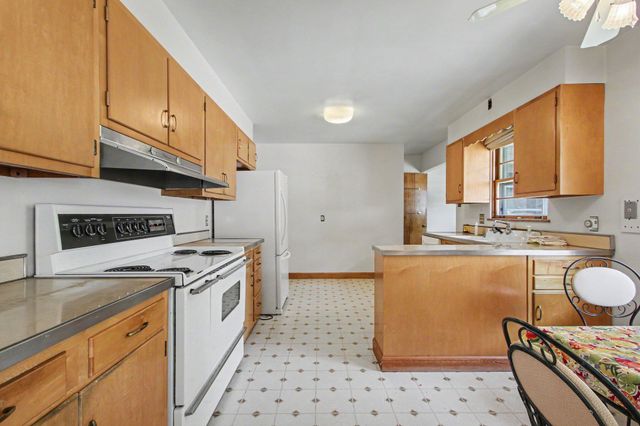 8510 Crestwood Avenue, Munster, IN 46321