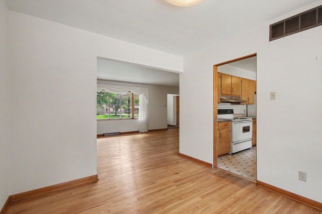 8510 Crestwood Avenue, Munster, IN 46321