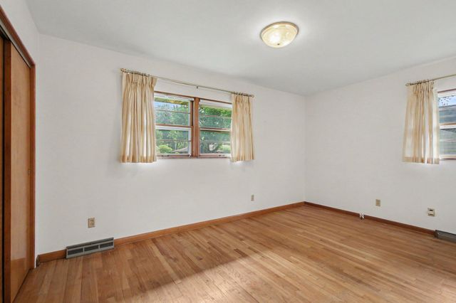 8510 Crestwood Avenue, Munster, IN 46321