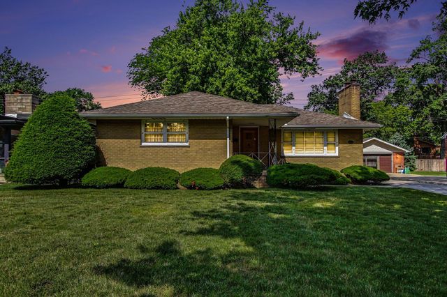 8510 Crestwood Avenue, Munster, IN 46321