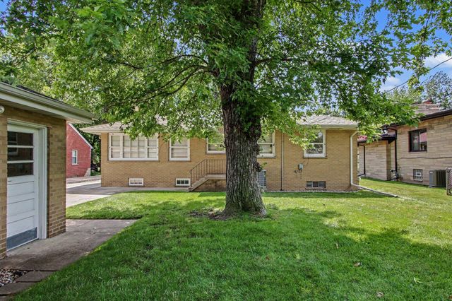 8510 Crestwood Avenue, Munster, IN 46321