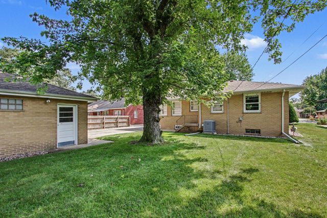 8510 Crestwood Avenue, Munster, IN 46321
