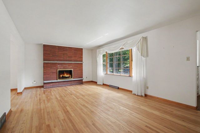 8510 Crestwood Avenue, Munster, IN 46321